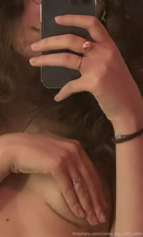 come lay with adile actrice porno photo