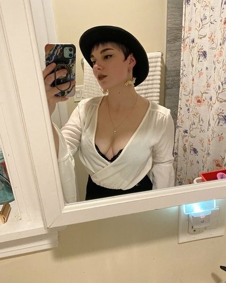 Casey Lee Williams modèle exclusif des photos