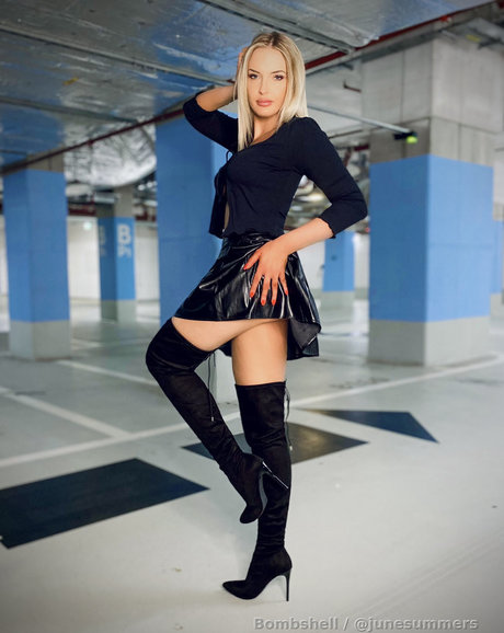 milf aux cheveux noirs onlyfans haute qualité gratuit archive