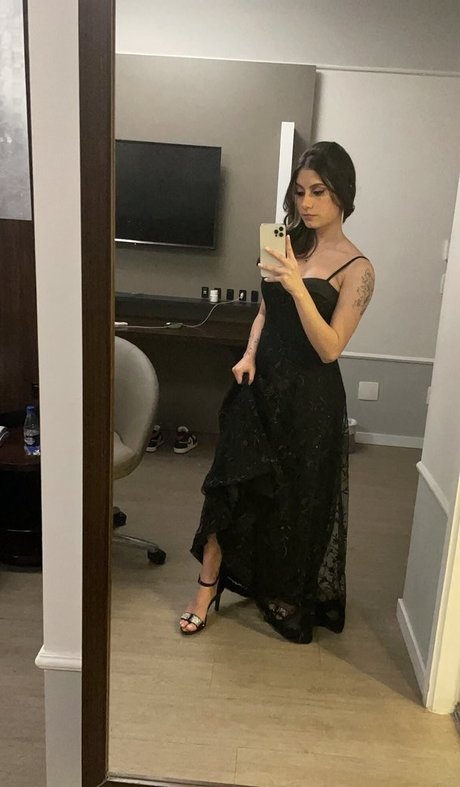 Ingrid Larissa star du porno adulte img