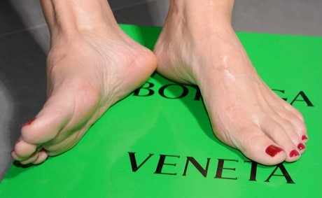 feetandmore66 modèle hd photos