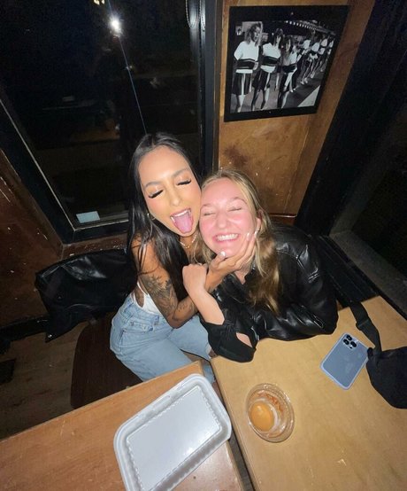 plage seins nus onlyfans nus érotiques photo