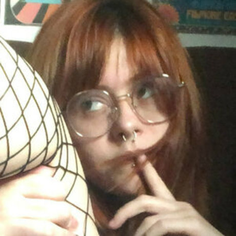 jeunes amateurs onlyfans adulte en haute qualité image