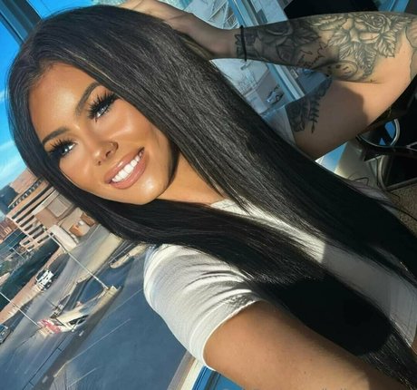 kyliescreams haut modèle image