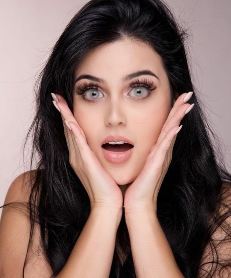 Paola Migliorini joli modèle des photos