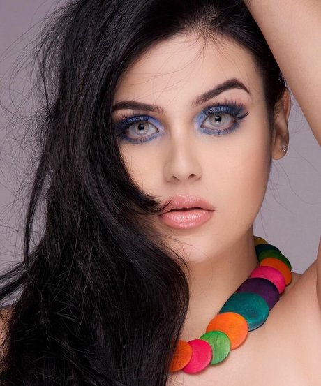 Paola Migliorini étoile nue photos