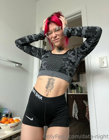 infirmière brune onlyfans assez pornographique image