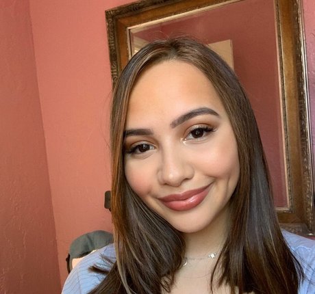 trio à gros seins onlyfans haut nu img