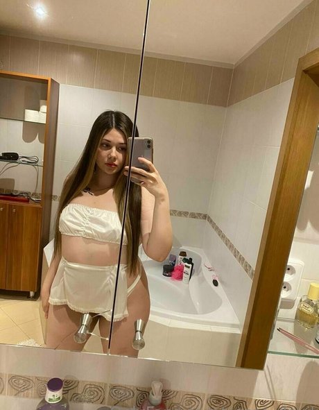 pom-pom girl asiatique onlyfans magnifique parfait photo