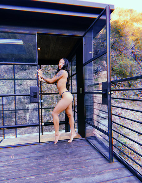 filles célèbres onlyfans nu images