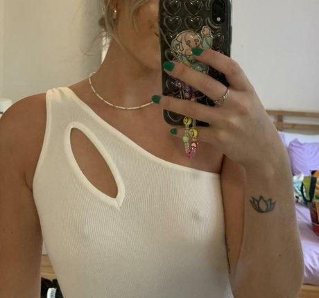 Momolit0 actrice sexy galerie