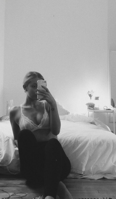 Momolit0 actrice exclusive collection