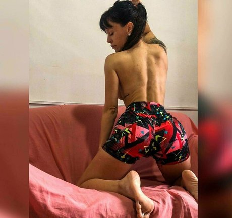 larafox22 jolie star du porno image