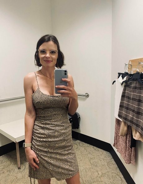 casual lies modèle chaud img