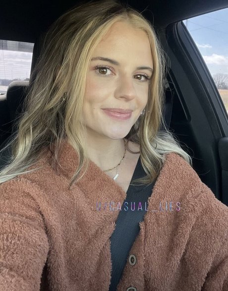 casual lies actrice adulte photo