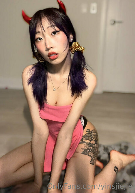 yinsdere modèles nus archive