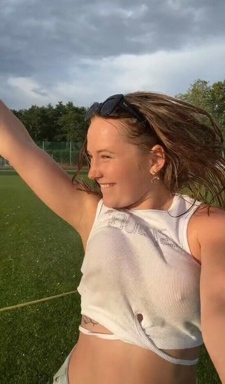 Kaja Mood étoile magnifique galeries