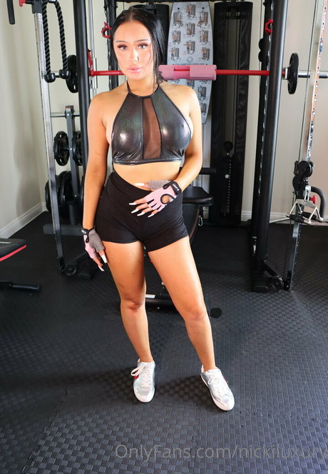 nickiluxury star érotique img