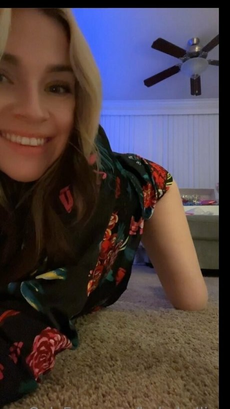 babyhellion actrice pornographique collection