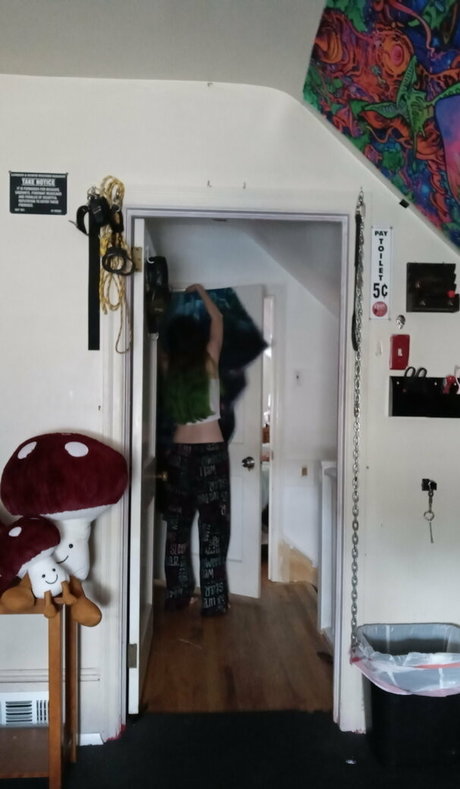 twink poilu onlyfans plutôt sexy photo