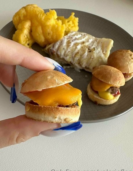 blonde aux gros seins onlyfans gratuit xxx image