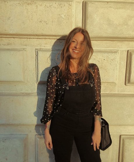 milf aux cheveux noirs onlyfans bon galerie