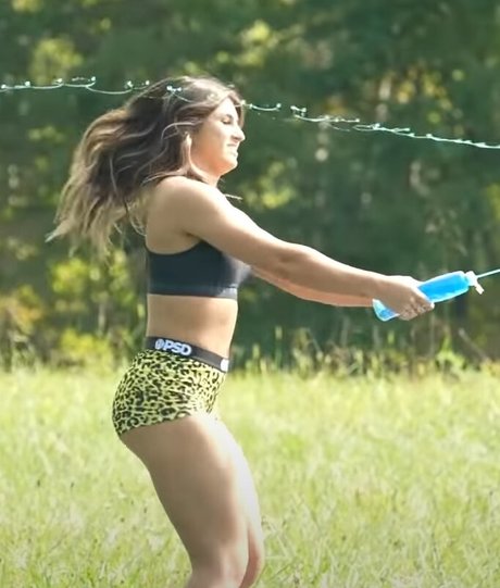 Hailie Deegan modèle chaud galerie