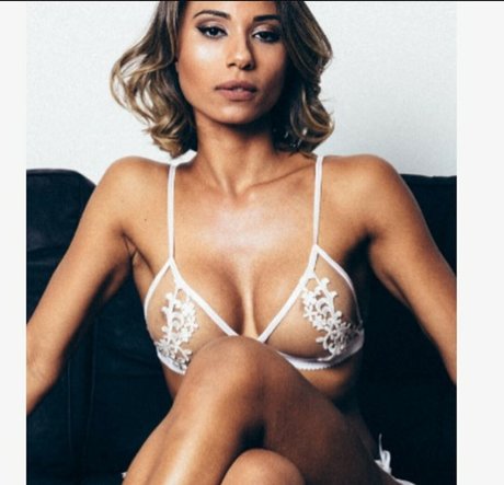 grand-mère onlyfans sympa pornographique photo