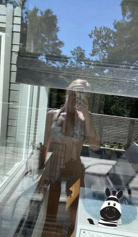 vanessaahlstrom modèle hd des photos