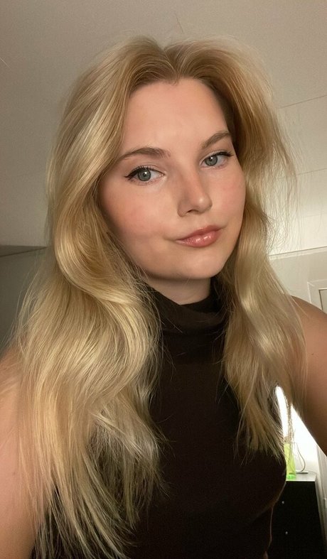 vanessaahlstrom modèle sympa photo