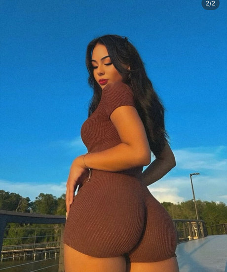 B zosaaa Belen jolie actrice photos