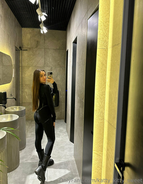 Kitty Katty star exclusive des photos