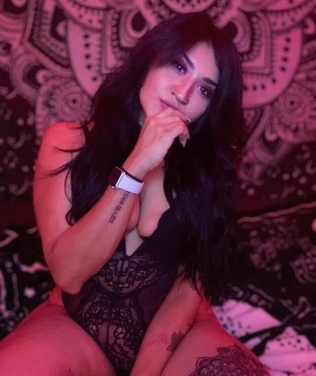 Gyp5y Mac actrice sexy images