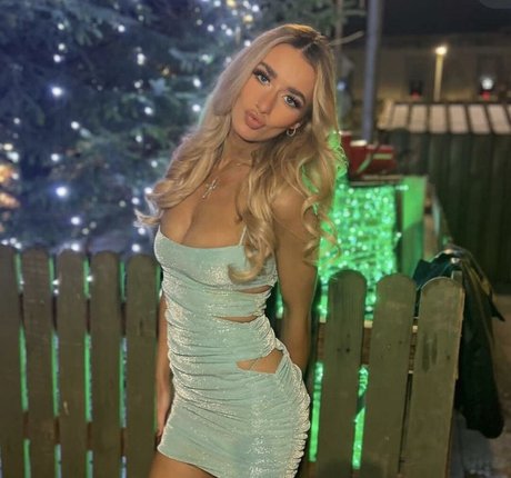 Erin Lally actrice sexy des photos