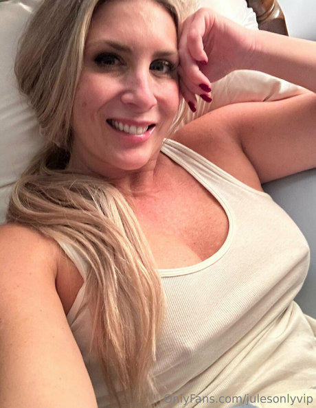 Julesonly actrice adulte photos