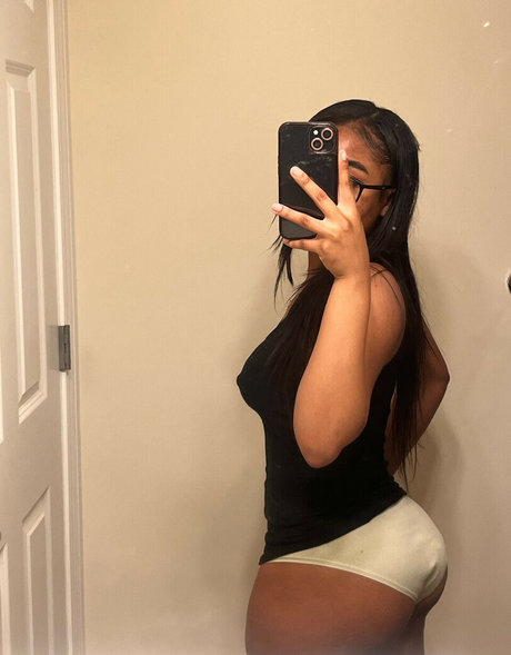 Kayyoniii actrice de sexe image