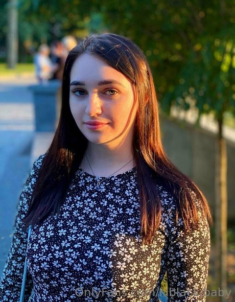 mari babe love art étoile des photos