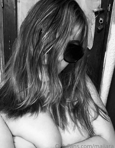 maiiara sexe de star du porno des photos