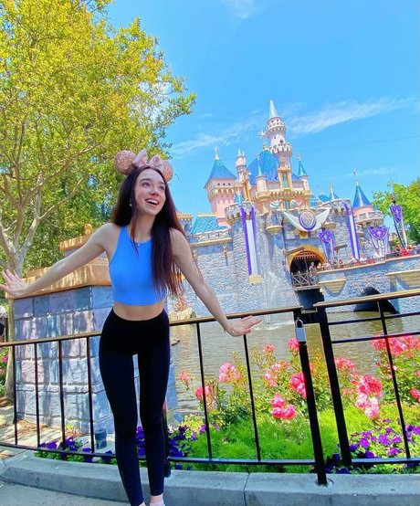 Ruby Jay top star des photos