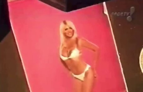 Monique Evans modèle chaud archive