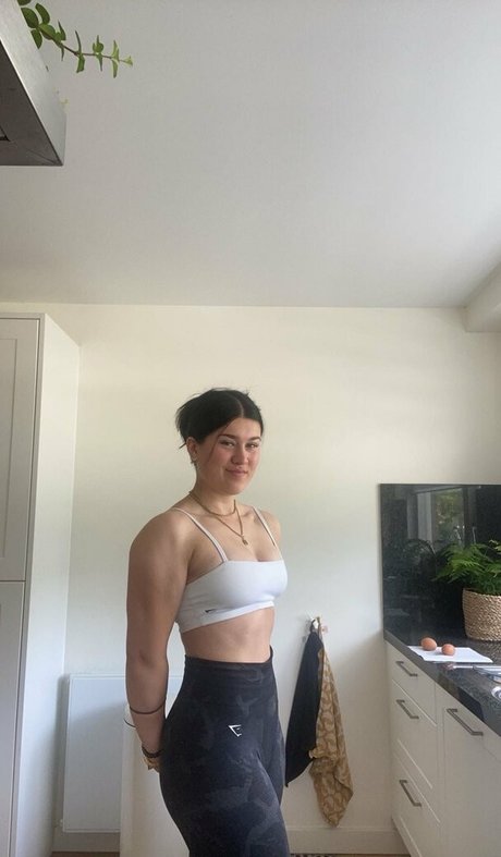 lesbiennes aux gros seins onlyfans haut gratuit img