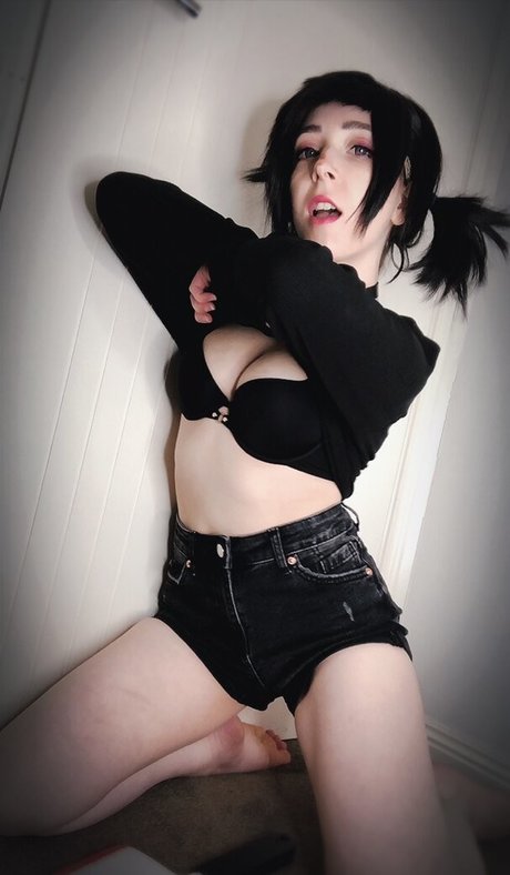 Knifearella sexe star des photos