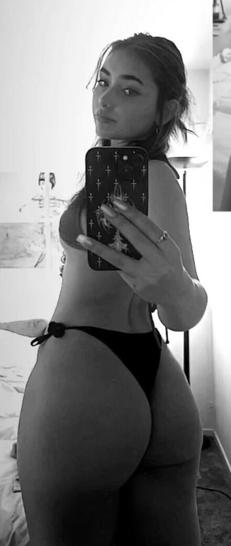 Sofia Bonjardim star du porno chaud image