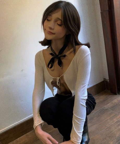 Maxima Sahar actrice érotique galerie