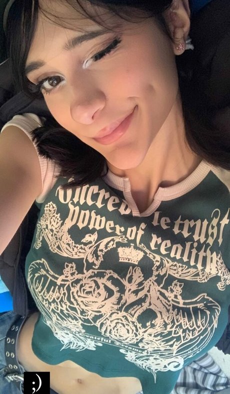 Maxima Sahar étoile nue des photos