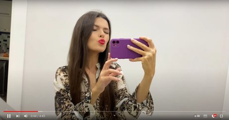 éjacule sur la langue onlyfans haut de gamme photos