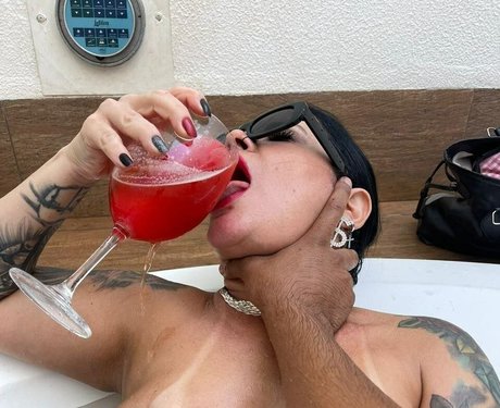 Debora Caetano modèle photos