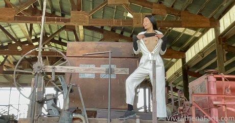 vivaathena star pornographique img