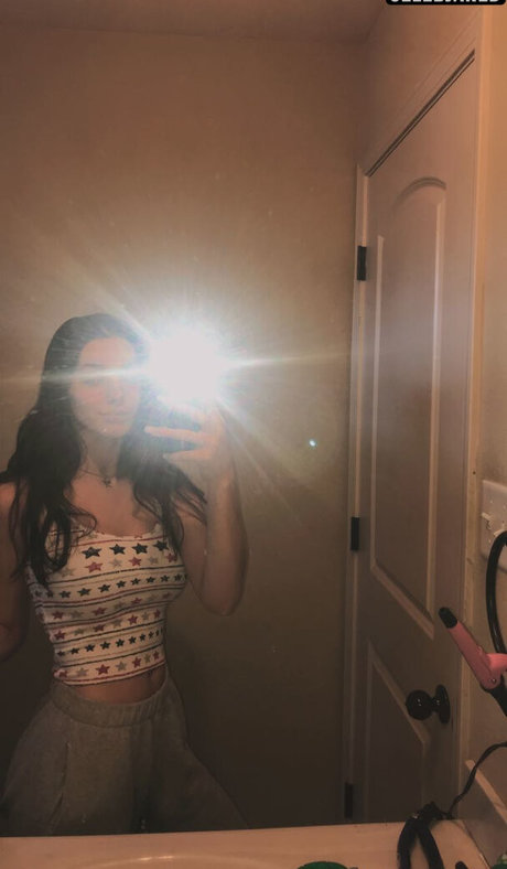 Savannah Colver modèles nus image