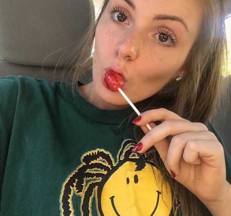 Brenna Winters haut étoile photos